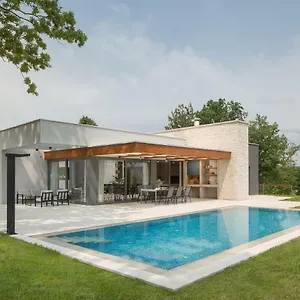 Villa Helios
